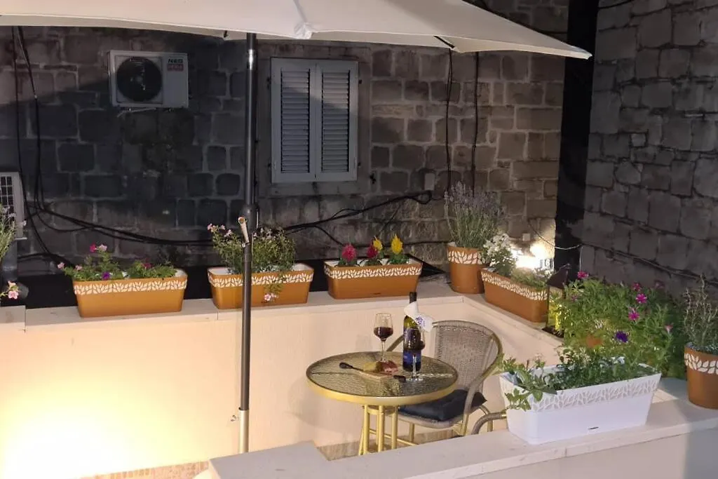 Diva 1,Stylish Old Town Studio Apartment Near Beach 스플리트