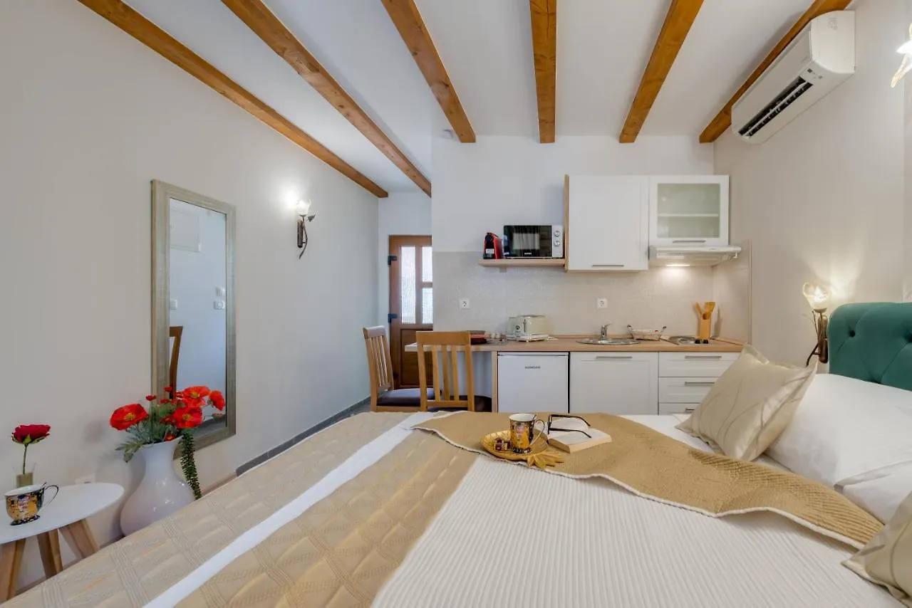 Diva 1,Stylish Old Town Studio Apartment Near Beach 스플리트 크로아티아